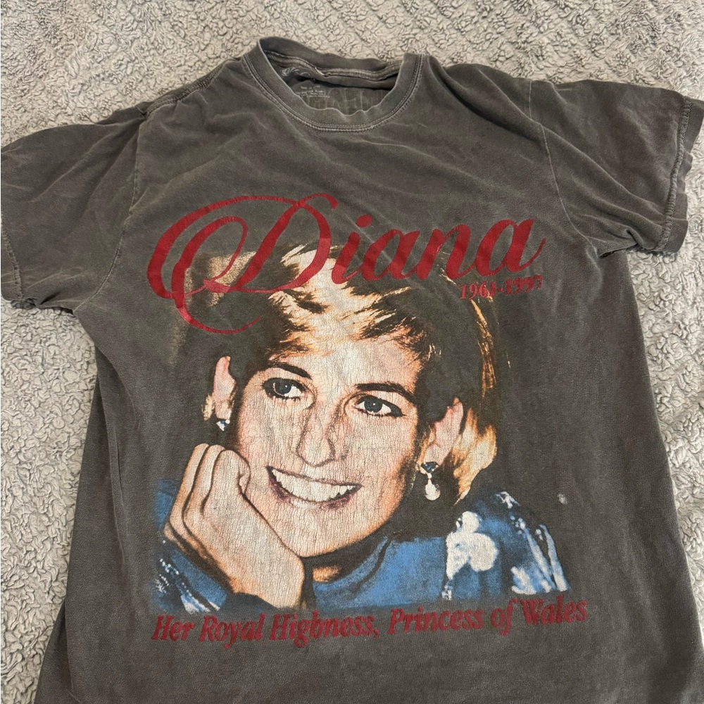 Moby Thrift Princess Diana Gray T-Shirt (M)